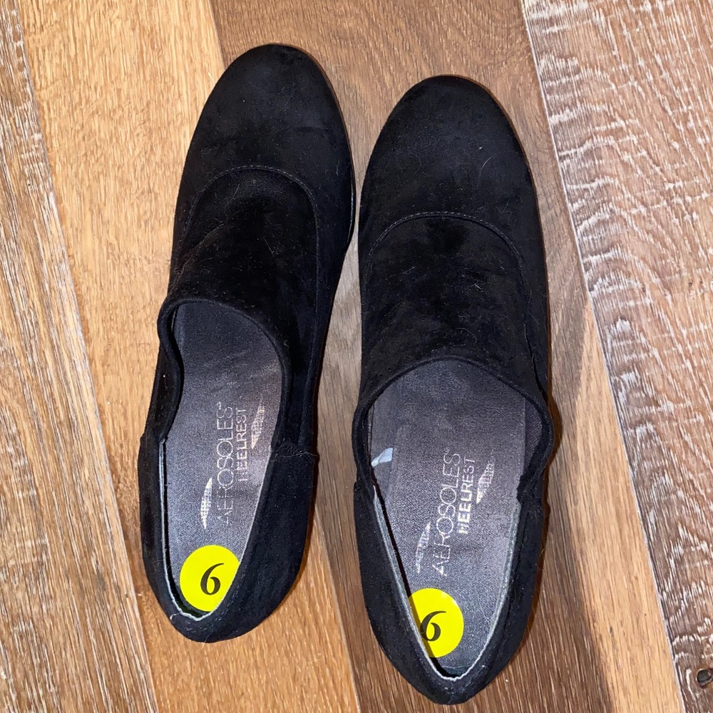 Black Aerosoles Heelrest Suede Booties Size 9